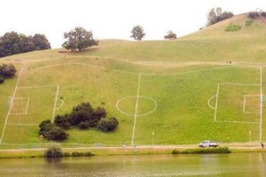 I-campi-da-calcio-più-strani-del-modno-638x425